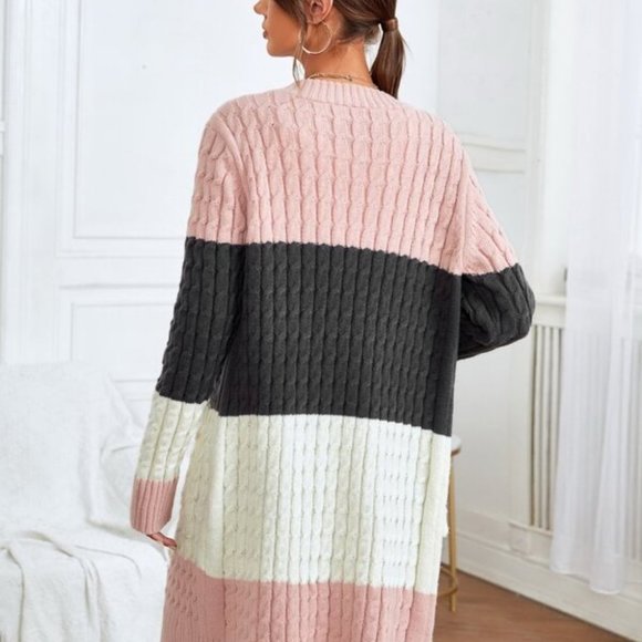 Colorblock Double Pocket Cable Knit Cardigan - Picture 4 of 5